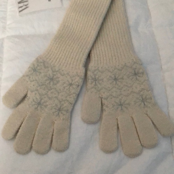 Zara Jacquard Knit White Long Gloves Pale Blue Snowflake Pattern Size S NWT - Picture 4 of 16